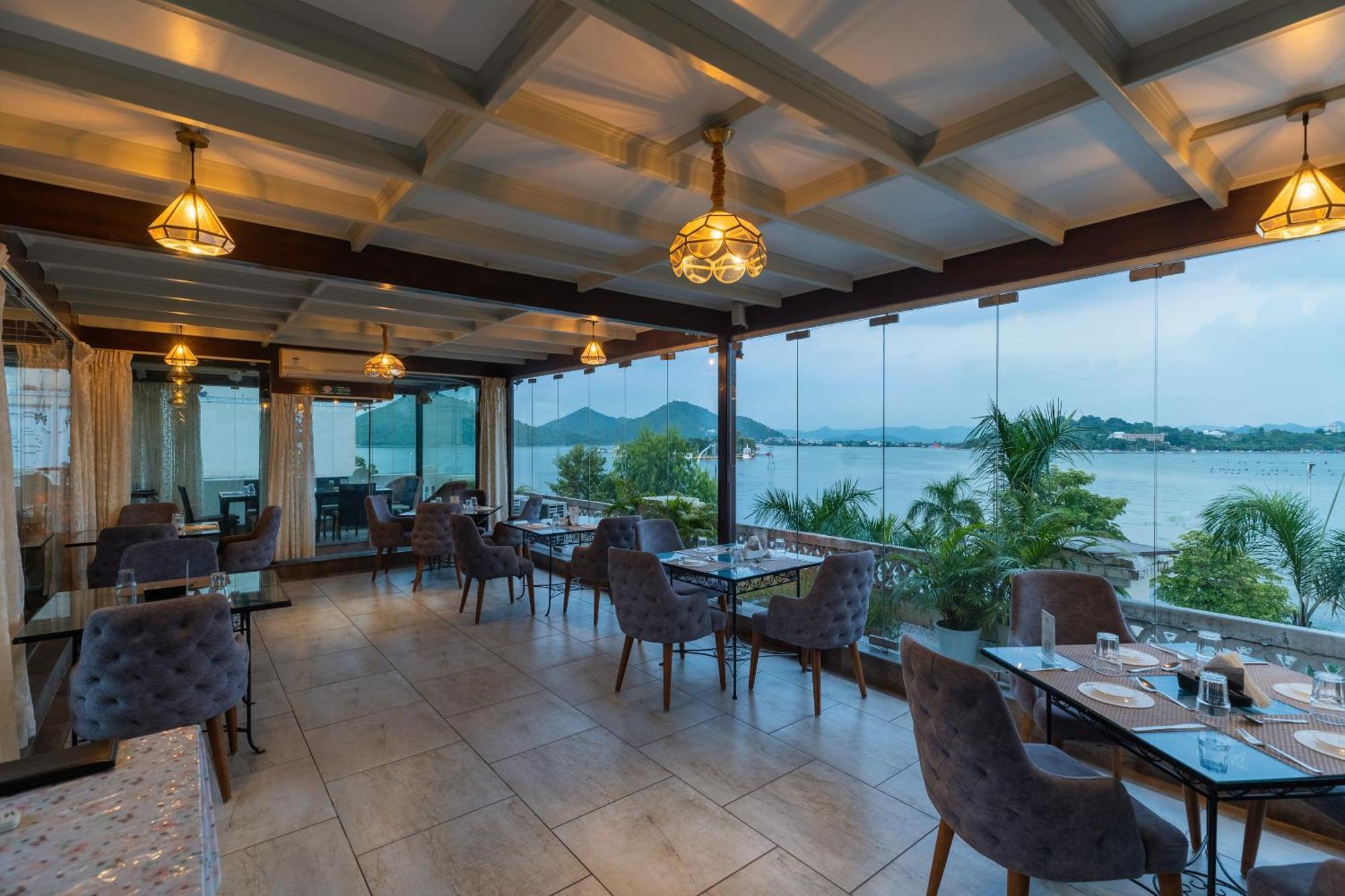 Panna Vilas - A Lake Facing Boutique Hotel Udaipur Exterior photo