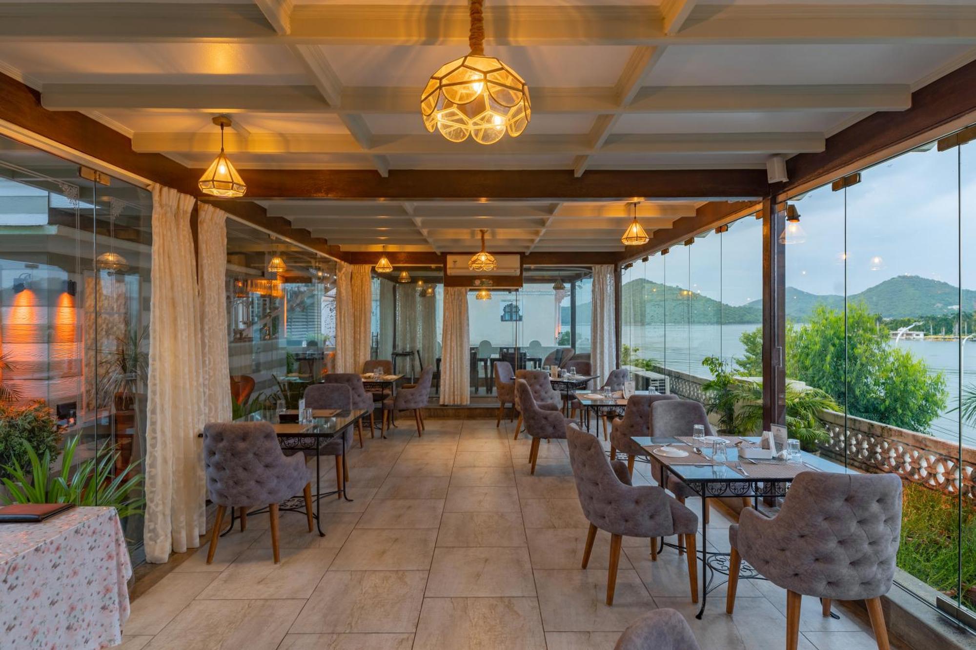 Panna Vilas - A Lake Facing Boutique Hotel Udaipur Exterior photo