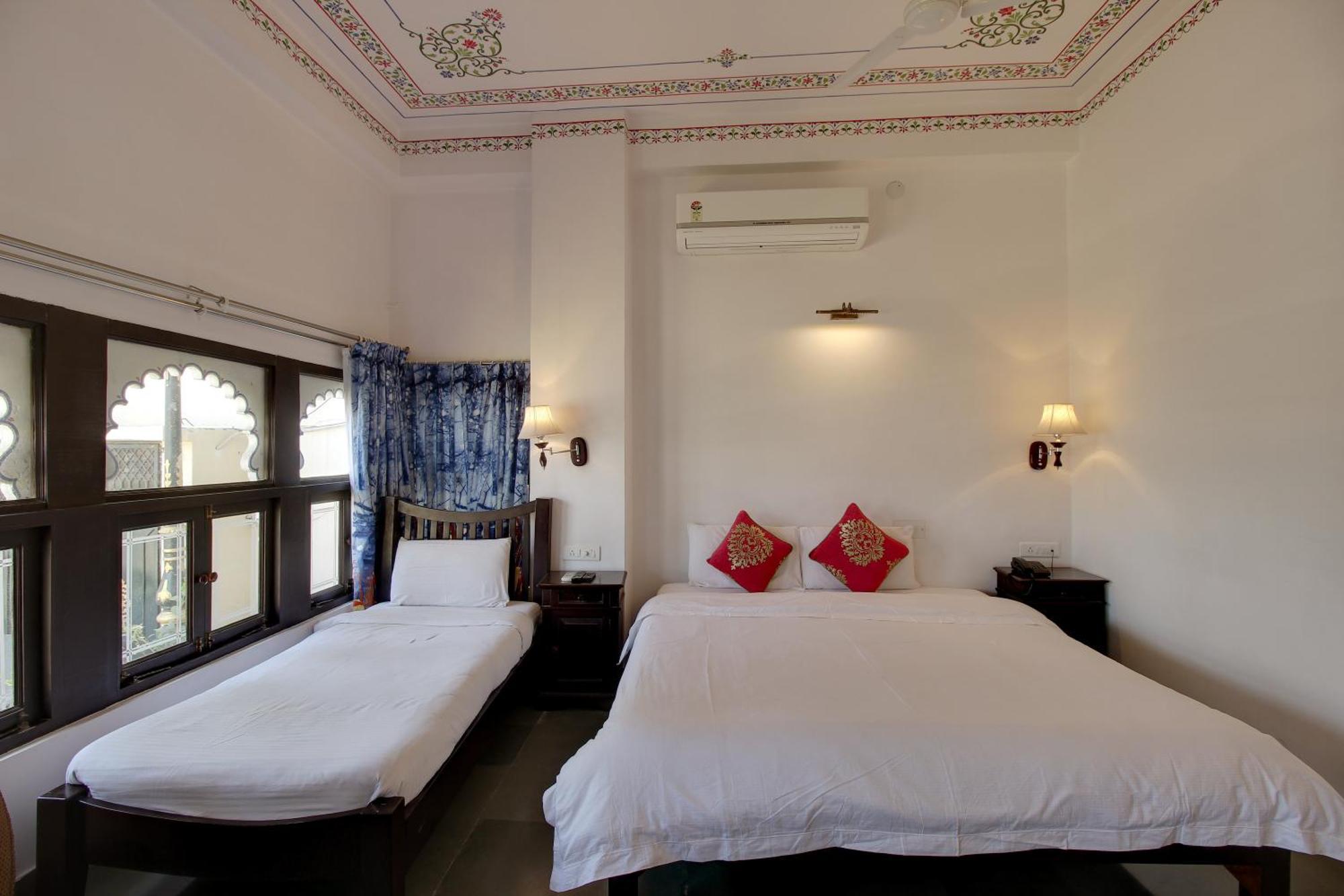 Panna Vilas - A Lake Facing Boutique Hotel Udaipur Exterior photo